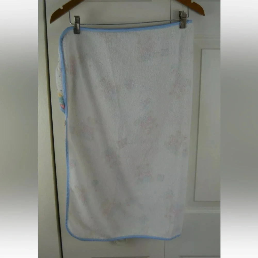 Vintage Dundee Hooded Baby Towel Teddy Bear Ball Blue White Tan Pink USA Made